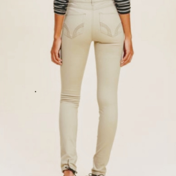Hollister Denim - Hollister Beige Skinny Jeans  Size 9R  W29 L31
